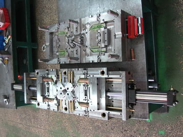 Padrão plástico da modelagem por injeção LKM do corredor quente de Moldmaster com 4 elevadores
